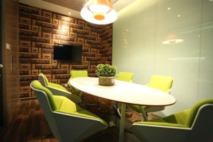 Business Center 19 of 96