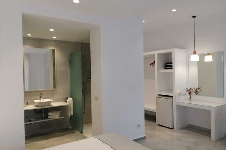 Room 14 of 43