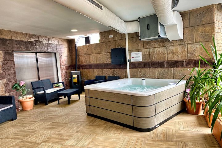 Spa 44 of 51