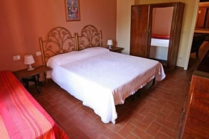 Room 2 of 24