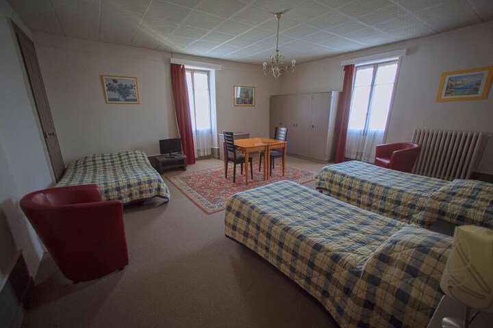 Room 8 of 34