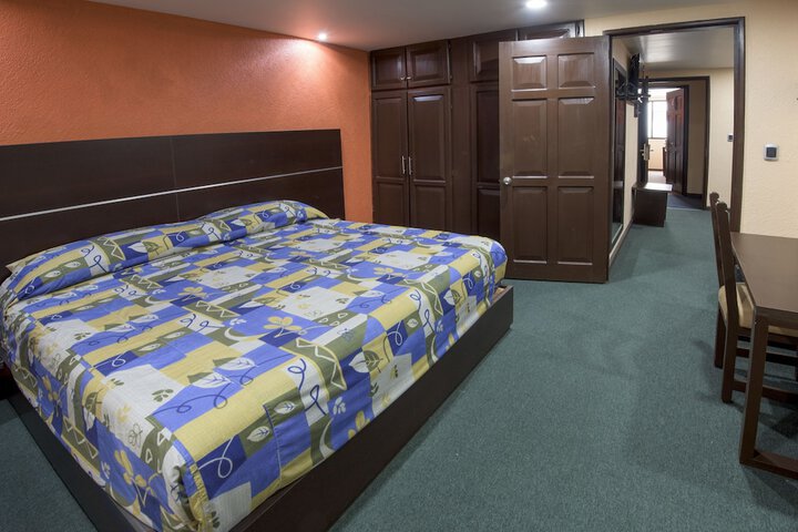 Room 12 of 38