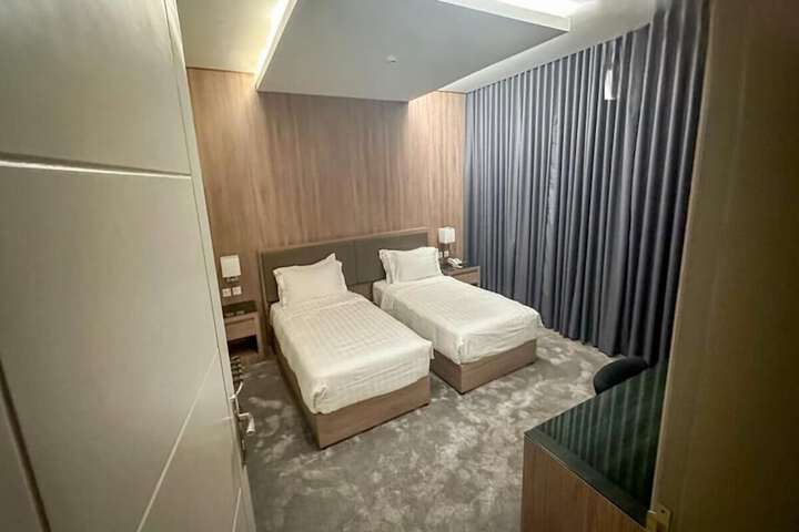 Room 9 of 30