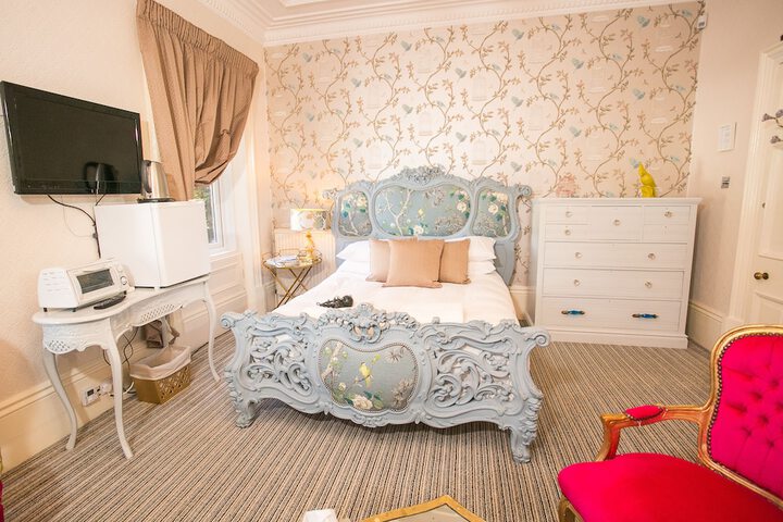 Room 15 of 250