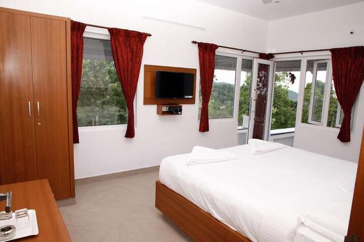 Room 5 of 11