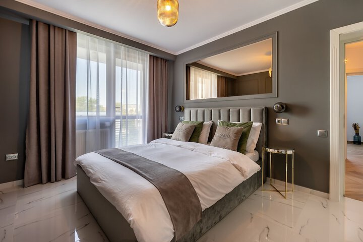 Room 4 of 92