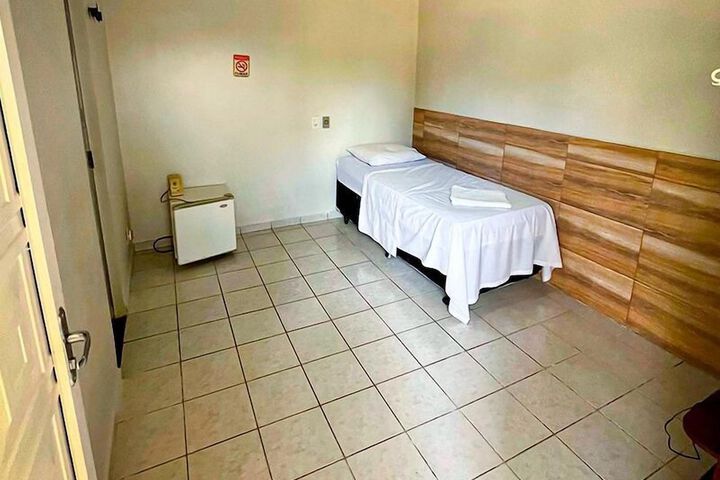 Room 9 of 20