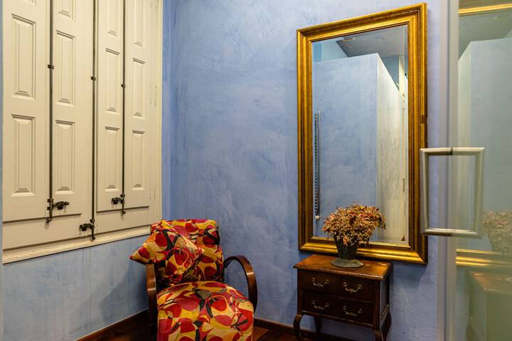 Room 18 of 36
