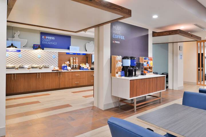 Breakfast/Coffee Service 32 of 49