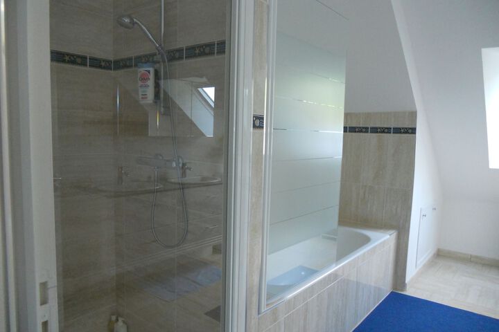 Room 4 of 6