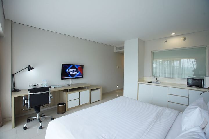 Room 13 of 36