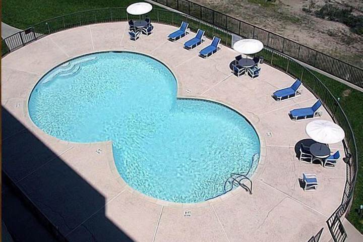 Pool Hotel