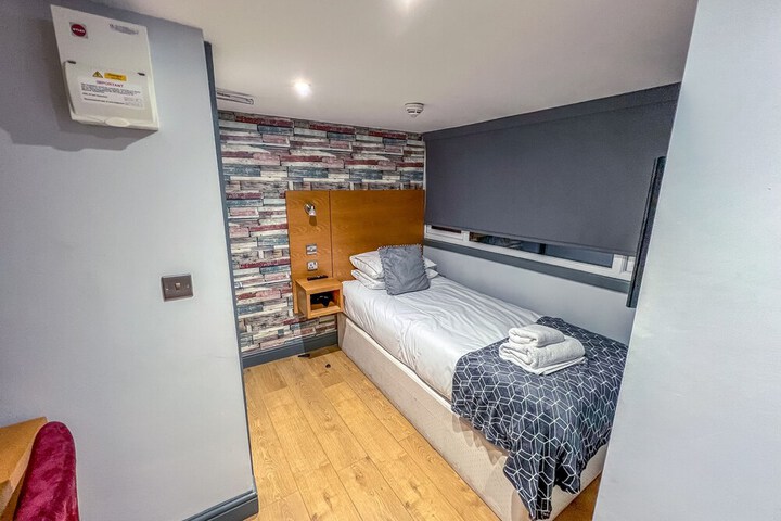 Room 12 of 48