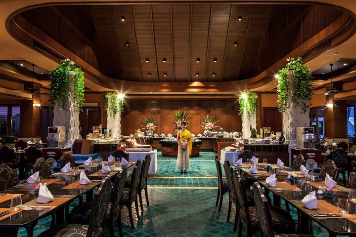 Dining 156 of 257