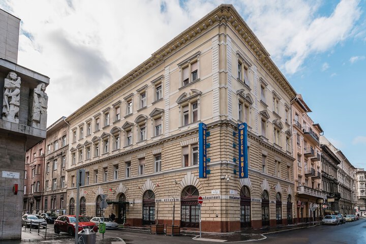 Hotel 44 of 44
