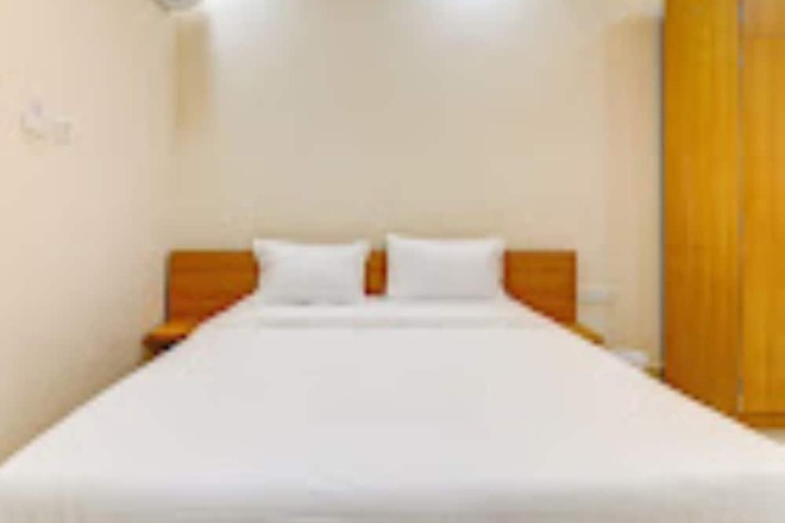 Room 7 of 14