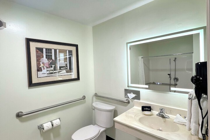 2 Double Beds Accessible (2 of 5)