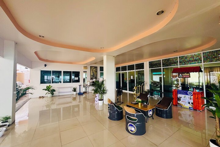 Ree Riverside hotel in Bangkok