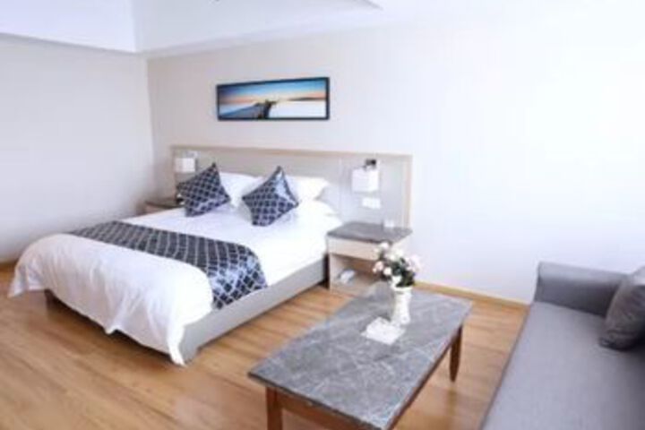 Room 14 of 21