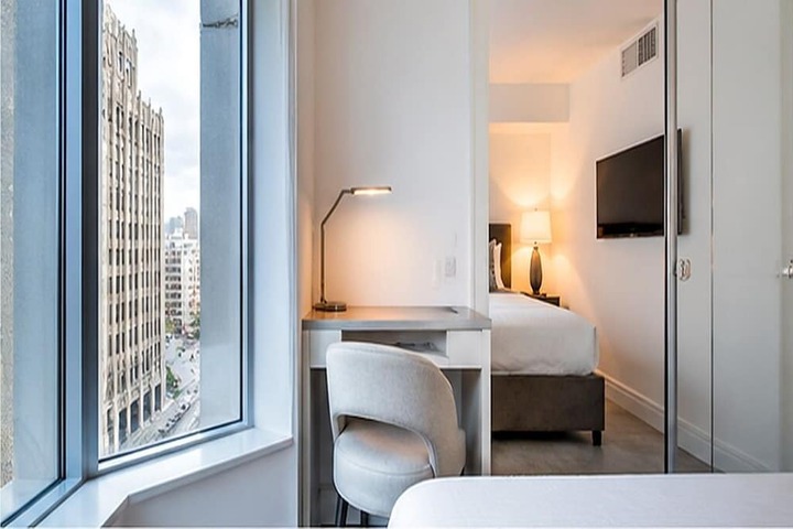 Room 2 of 10
