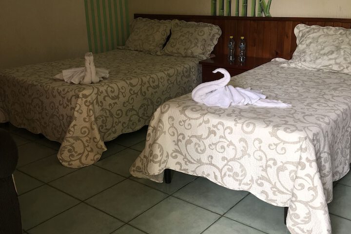 Room 8 of 77
