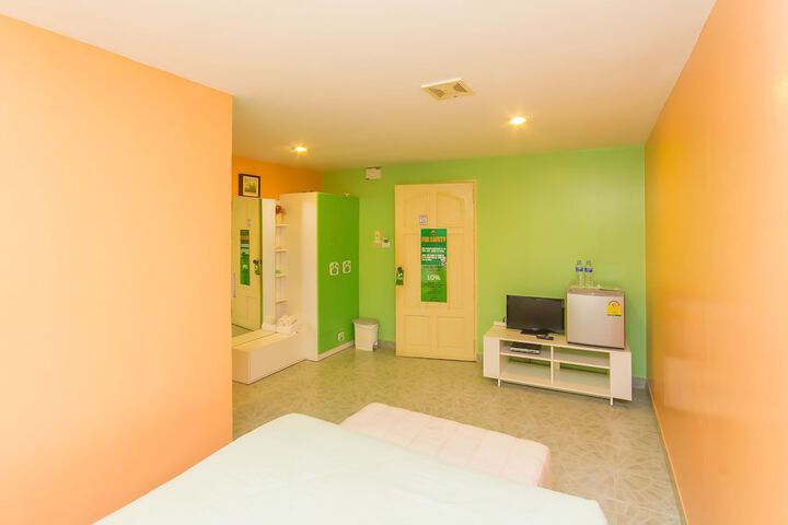 Room 19 of 35