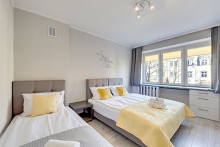 Room 32 of 65