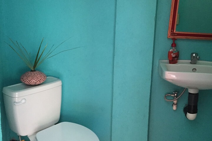 Room 4 of 65