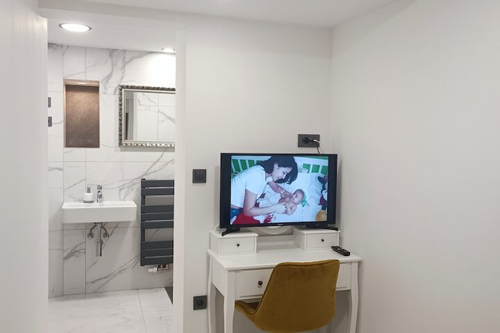 Room 7 of 25