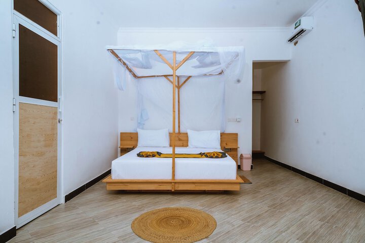Room 2 of 26