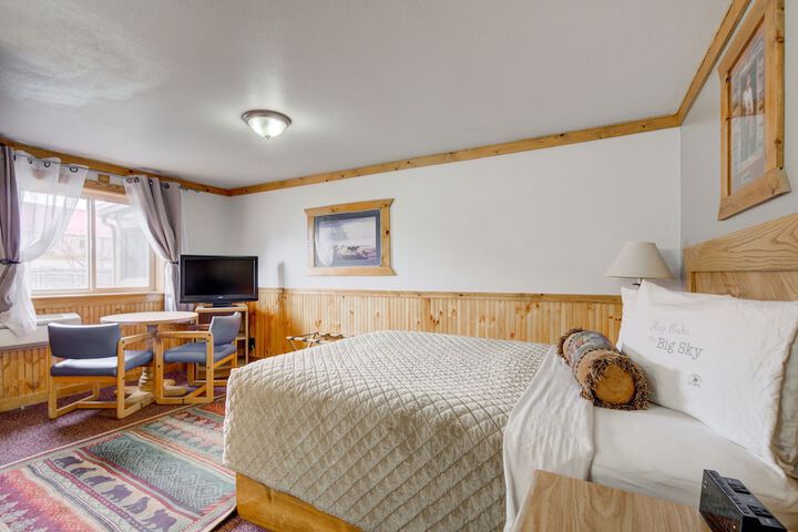 Room 9 of 26