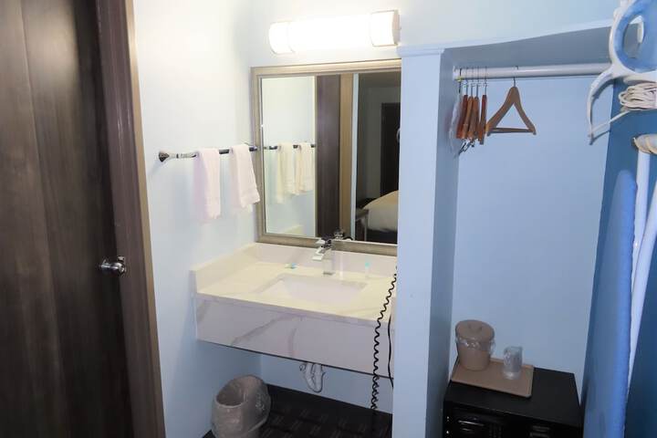 Room 9 of 75