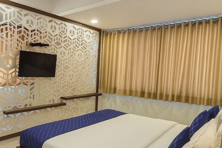 Room 8 of 25