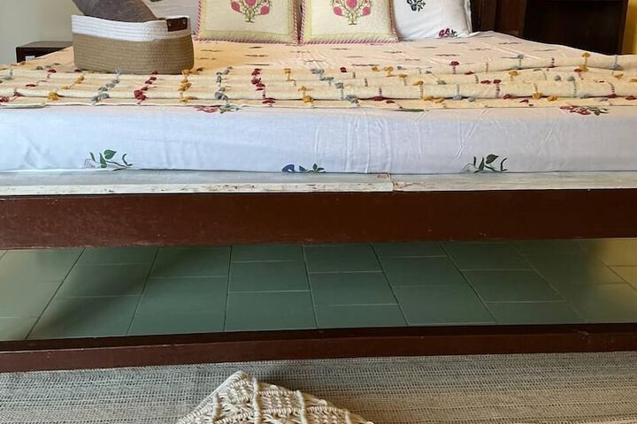 Room 5 of 28