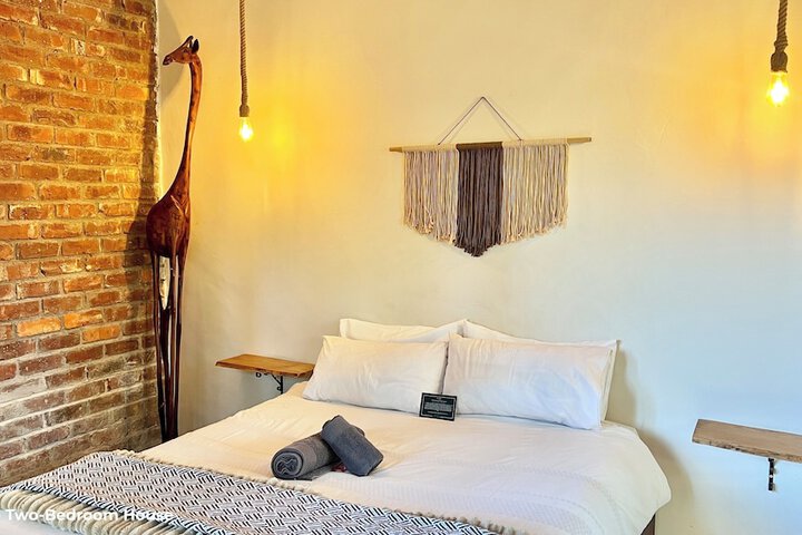 Room 15 of 159