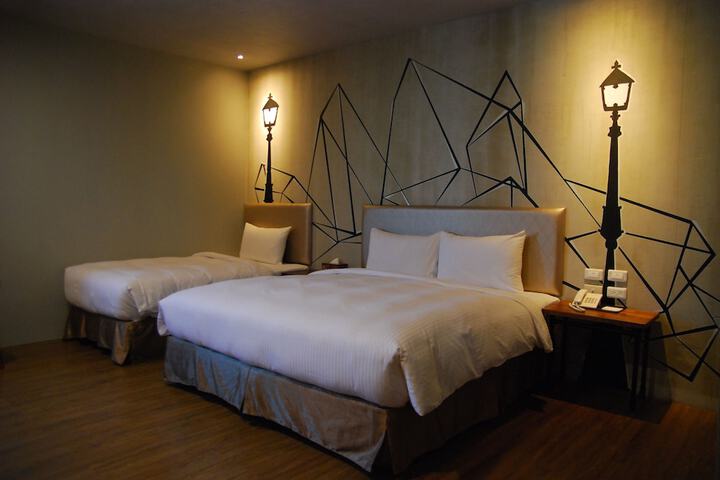 Room 16 of 45