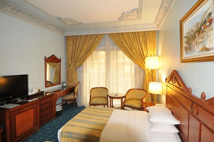 Room 18 of 42