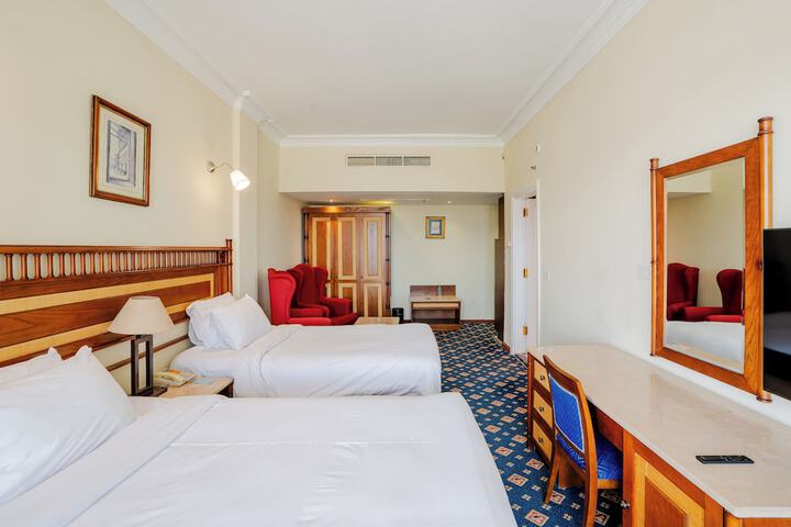 Room 50 of 117