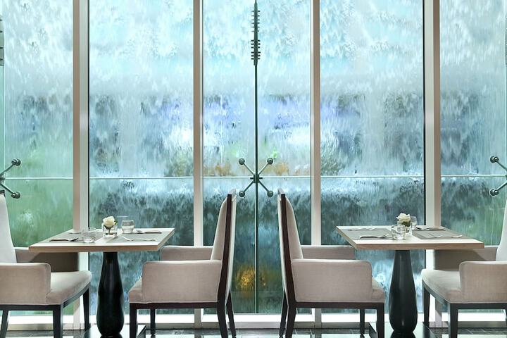 Dining 70 of 127