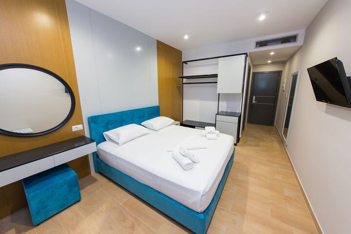 Room 2 of 59