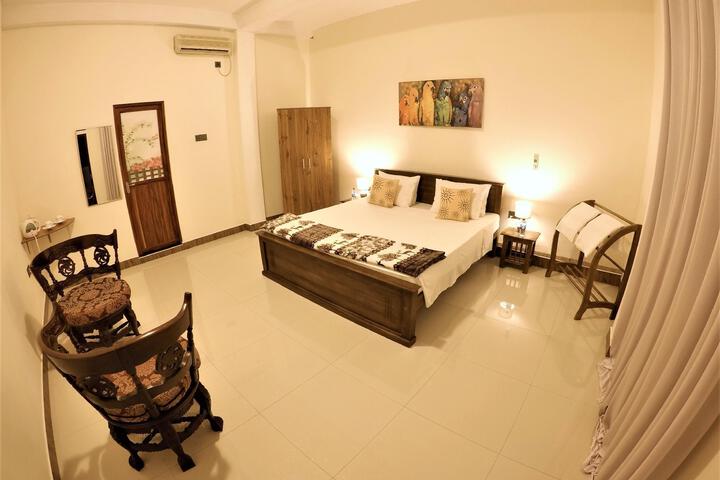 Room 12 of 29