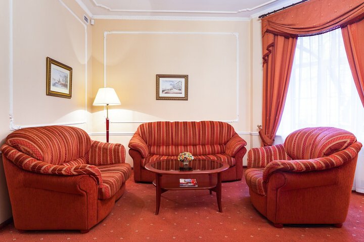 Room 17 of 34