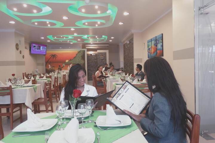 Dining 35 of 40