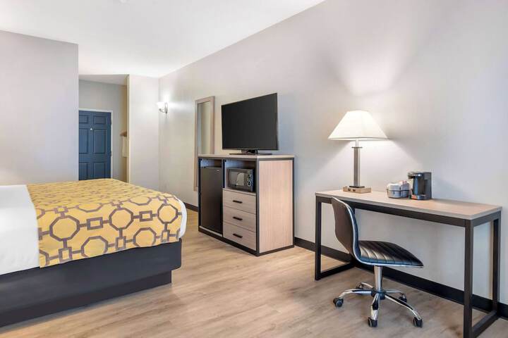 1 King Bed (16 of 22)