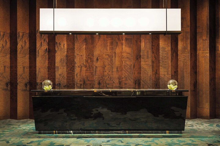 Entrance & Lobby