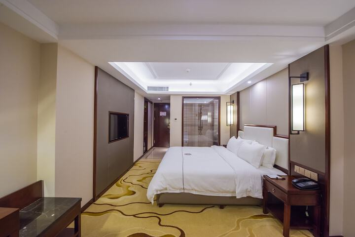 Room 32 of 64