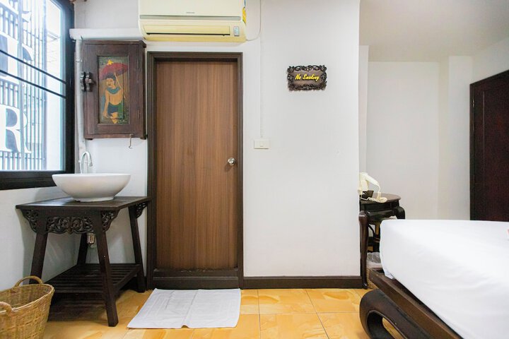 Room 20 of 34