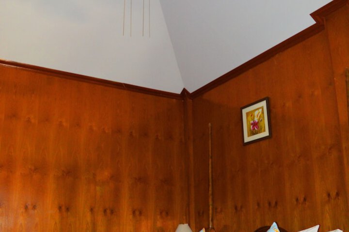 Room 8 of 48