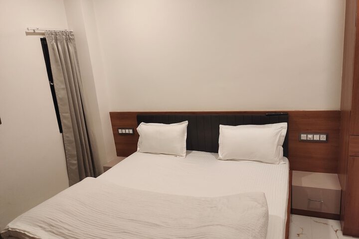 Room 18 of 36