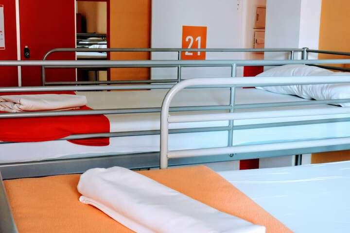 Room 6 of 61